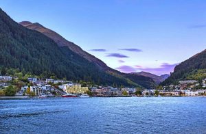 The-centrally-located-Crowne-Plaza-Queenstown-overlooking-Lake-Wakatipu-300x196 Power along Queenstown’s trails thanks to Crowne Plaza